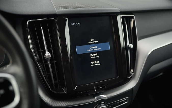 Volvo XC 60 cena 131800 przebieg: 133000, rok produkcji 2019 z Ustroń małe 596